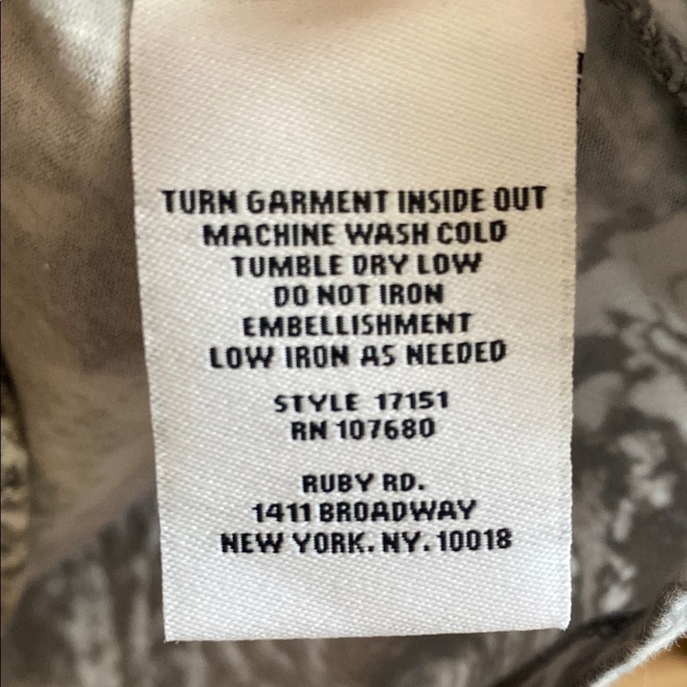 Ruby Rd. Gray and White Patterned Top - Picture 9 of 13